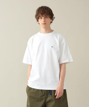  Minimalist Embroidered Tee 